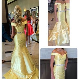 Yellow Jovani Mermaid Gown Size 0